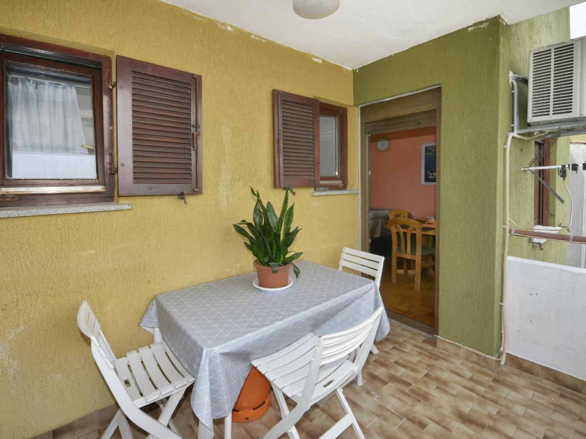 פורץ Apartman Kuki מראה חיצוני תמונה